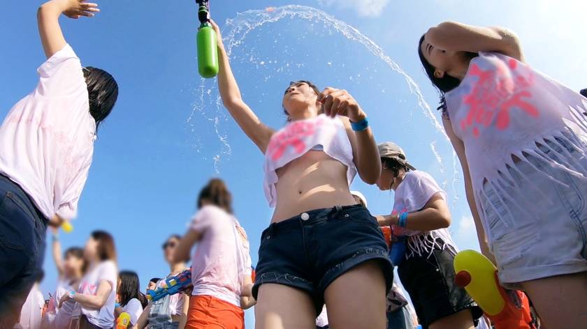 女大生就是好骗!参加户外轰趴「热裤马尾姐妹」遭诱 全身洞都被塞满夹成串烧-3 女大生就是好骗!参加户外轰趴「热裤马尾姐妹」遭诱 全身洞都被塞满夹成串烧