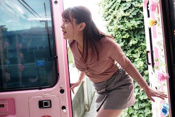 趁就职前疯狂一下⋯G奶美艳大学生上了魔镜号大战吉村卓-4 趁就职前疯狂一下⋯G奶美艳大学生上了魔镜号大战吉村卓