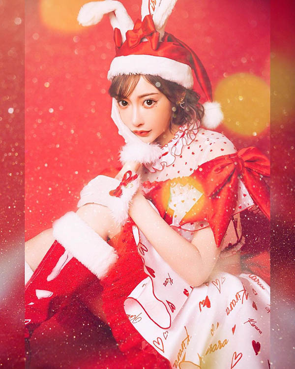 潮流女神「明日花绮罗」藏巨乳化身小兔兔,当超甜美圣诞老人挑逗粉丝:要什么都给你~-1 潮流女神「明日花绮罗」藏巨乳化身小兔兔,当超甜美圣诞老人挑逗粉丝:要什么都给你~