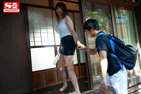 暑假来到乡下超无聊!只好与隔壁巨乳农妇「鹫尾めい」乱搞 用性爱治好手机成瘾-4 暑假来到乡下超无聊!只好与隔壁巨乳农妇「鹫尾めい」乱搞 用性爱治好手机成瘾