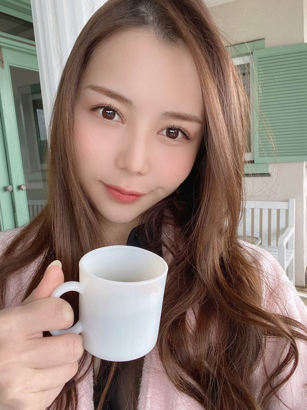 8头身雪白长腿! F罩杯现役写真偶像「白峰美羽」AV出道!-8 8头身雪白长腿! F罩杯现役写真偶像「白峰美羽」AV出道!