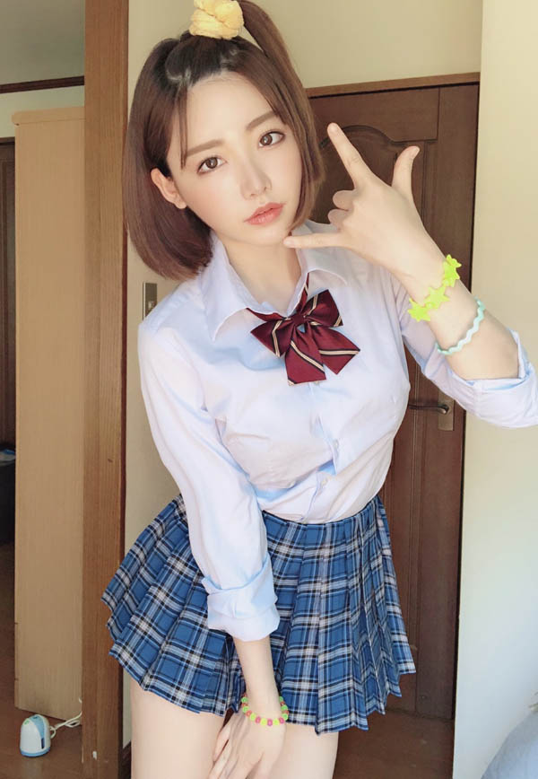 你是谁?AV暗黑女神「深田咏美」学生貌反差,粉丝一面倒只认性感教师?-1 你是谁?AV暗黑女神「深田咏美」学生貌反差,粉丝一面倒只认性感教师?