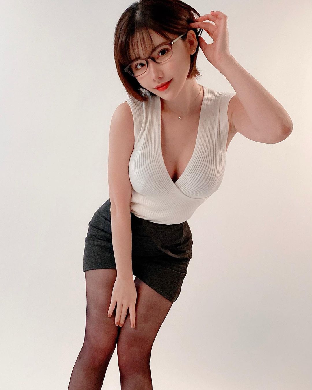 是エロ舞吧!深田えいみ大跳「限制级版恋舞」 OL妆扮骚气十足-2 是エロ舞吧!深田えいみ大跳「限制级版恋舞」 OL妆扮骚气十足