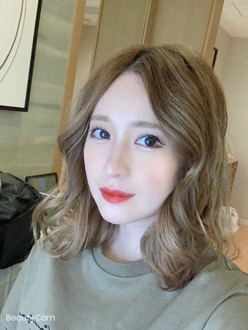 隐藏版!E罩杯白皙美腿辣妹“柊可怜”不定期出没AV界!-6 隐藏版!E罩杯白皙美腿辣妹“柊可怜”不定期出没AV界!