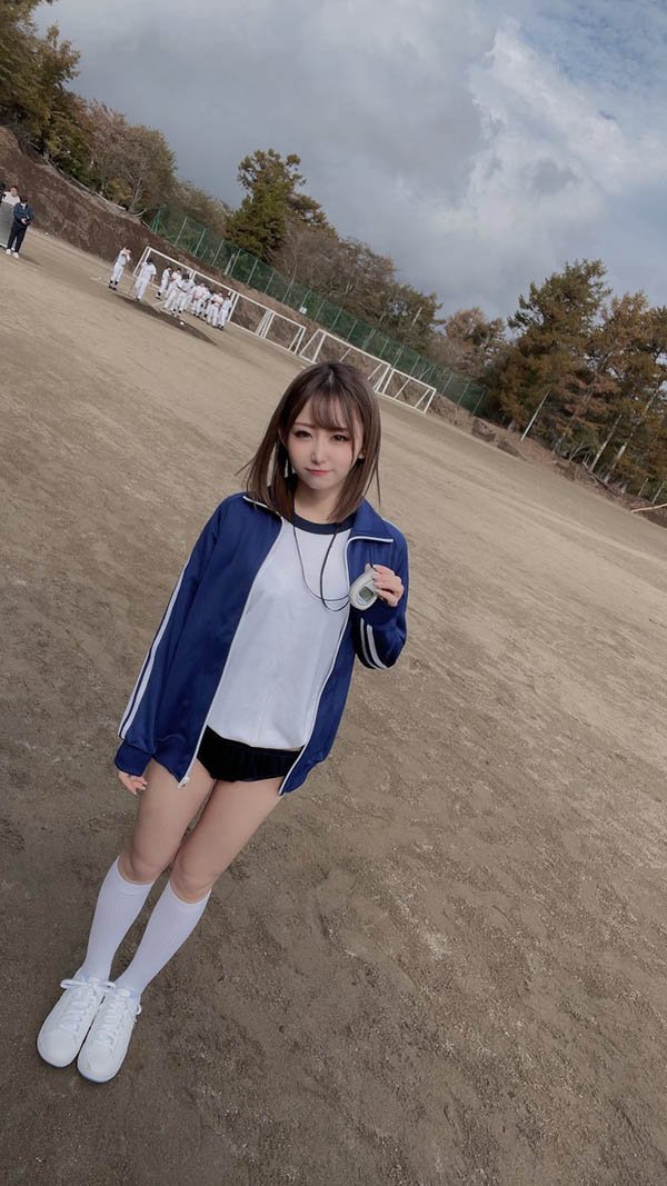 发文问“蚊香社最强新人是谁”?网狂推这位21岁美少女!-4 发文问“蚊香社最强新人是谁”?网狂推这位21岁美少女!