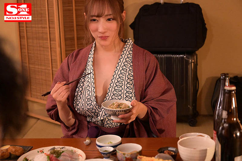 跟母爱泛滥的巨乳上司“小宵こなん”出差!被骑乘夜袭乳夹榨汁,不小心玩了10次-3 跟母爱泛滥的巨乳上司“小宵こなん”出差!被骑乘夜袭乳夹榨汁,不小心玩了10次