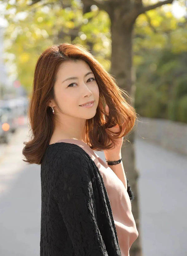 实用且风韵依旧 “麦当娜专属极品TOP 10” 轻熟女爱好者纸巾又不够了!-3 实用且风韵依旧 “麦当娜专属极品TOP 10” 轻熟女爱好者纸巾又不够了!